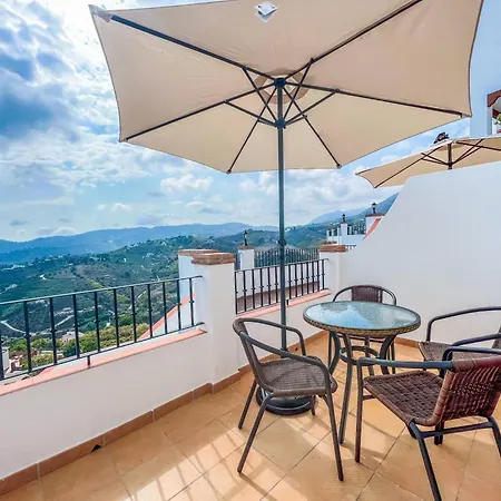 Cd-1957 Modern 2 Bed With Pool Apartment