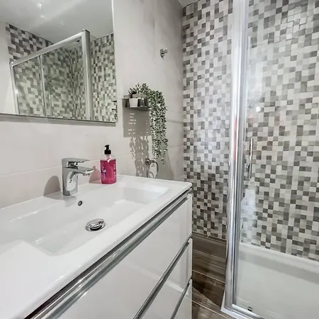 Apartment Cd-1957 Modern 2 Bed With Pool *