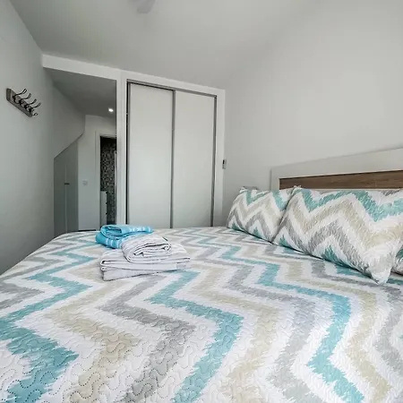 Apartment Cd-1957 Modern 2 Bed With Pool